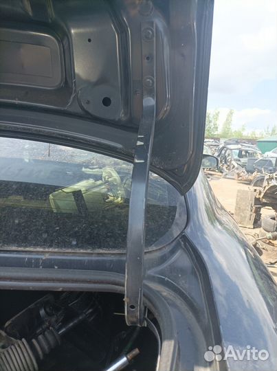 Петля крышки багажника Renault Fluence