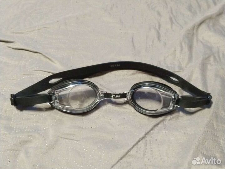 Очки для плавания