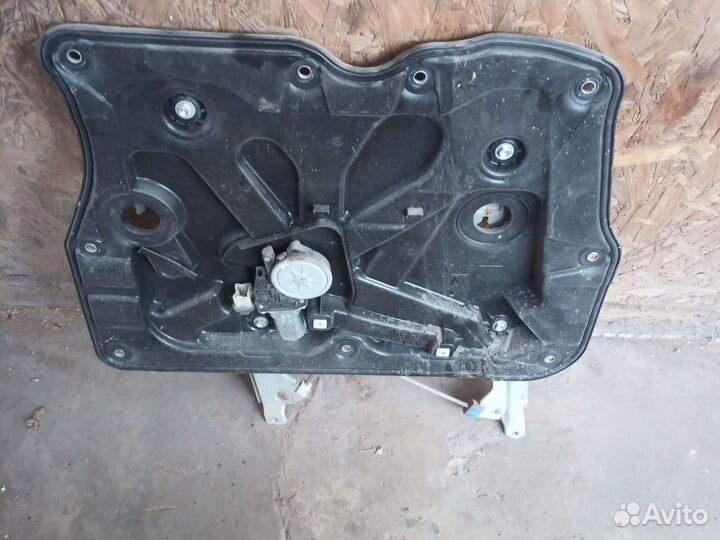 Стеклоподъемник нисан Xtrail T31