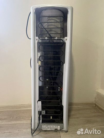 Кулер для воды напольный