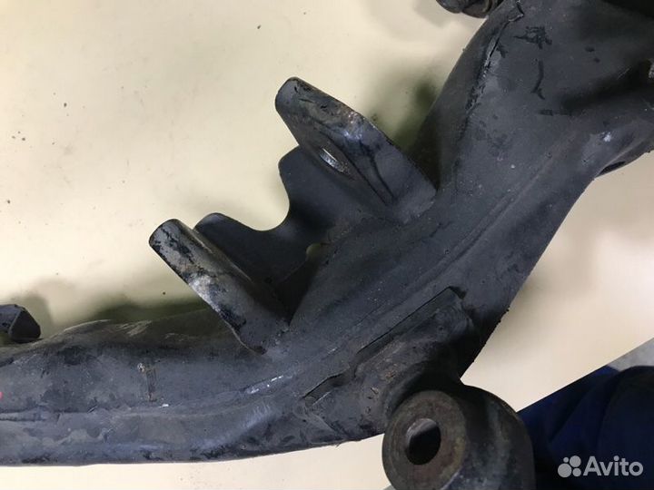 Рычаг нижний задний Toyota Avensis AZT250 1AZ-FSE