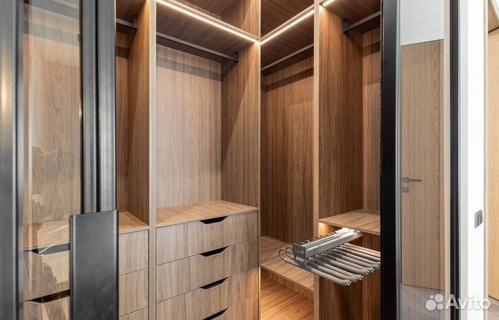 Шкаф купе гардеробная со стеклянными дверцами