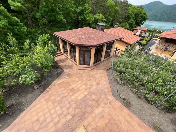 Коттедж 262 м² на участке 11,1 сот.