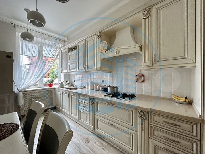 2-к. квартира, 92,7 м², 2/3 эт.