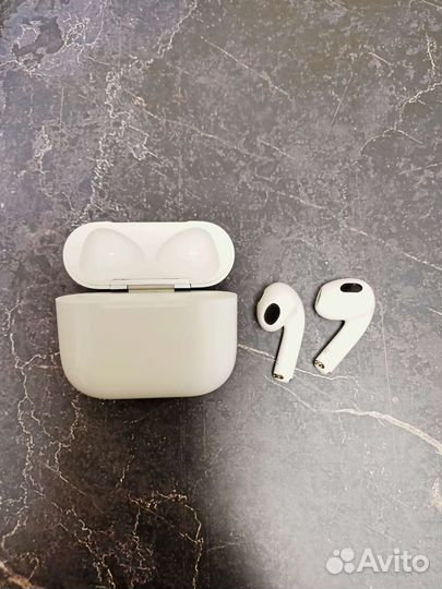 Наушники AirPods Pro 3