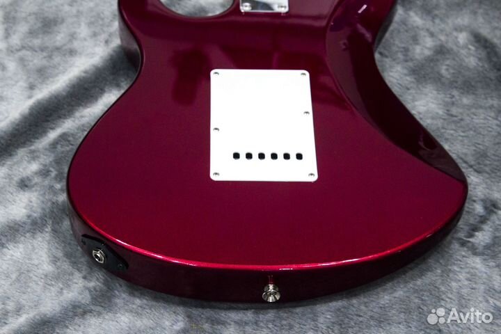 Электрогитара Yamaha Pacifica 012