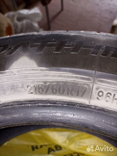Toyo Tranpath MPZ 215/60 R17 96