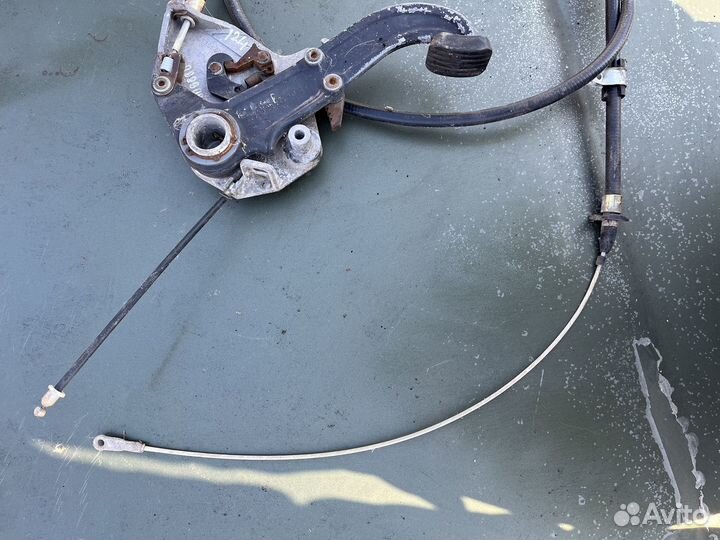 Центральный трос стояночного тормоза Мерседес w124
