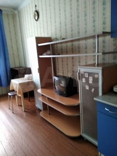 Комната 17 м² в 9-к., 1/4 эт.