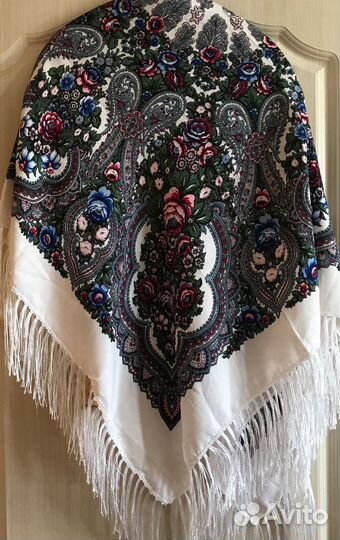 Новый белый платок с Павлопосадским рисунком