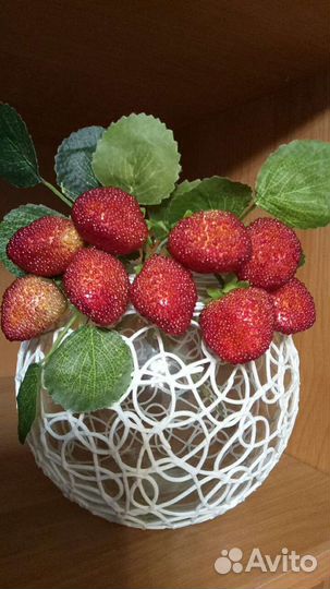 Клубника декор 3см