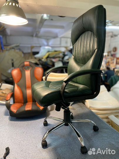 Офисное кресло