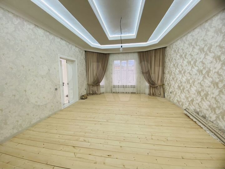 Дом 360 м² на участке 6 сот.