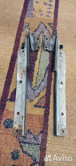 Петли капота Киа carnival 2004