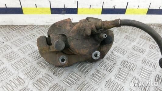 Суппорт тормозной передний правый volvo C30 1 (93N