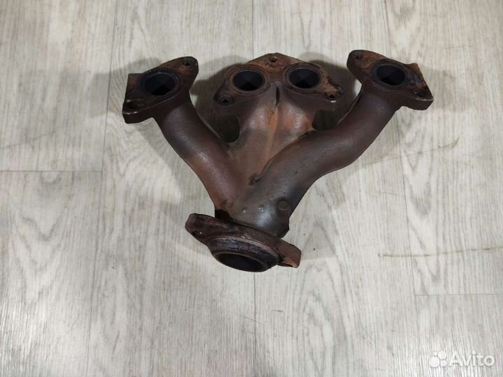 Renault Sandero 1 коллектор выпускной