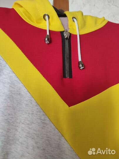 Платье в спортивном стиле с капюшоном 48-50р