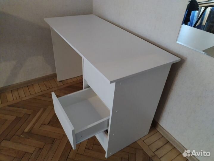 Письменный стол как IKEA