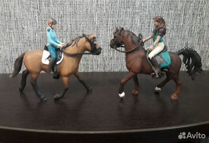 Лошади с наездниками Шляйх