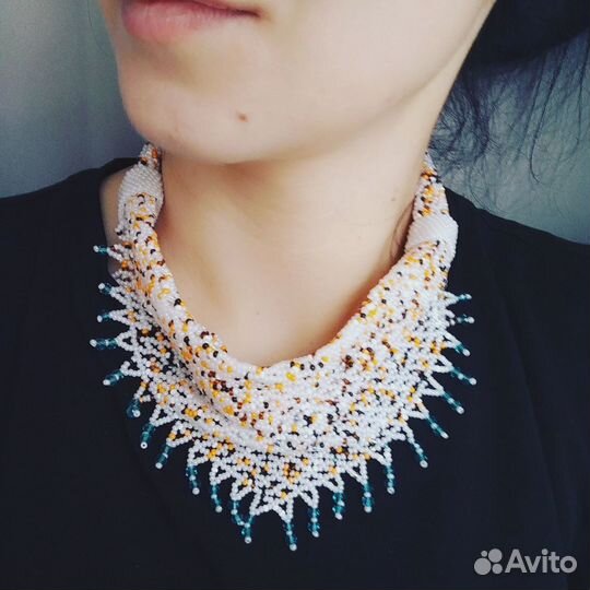 Колье косынка из бисера на шею