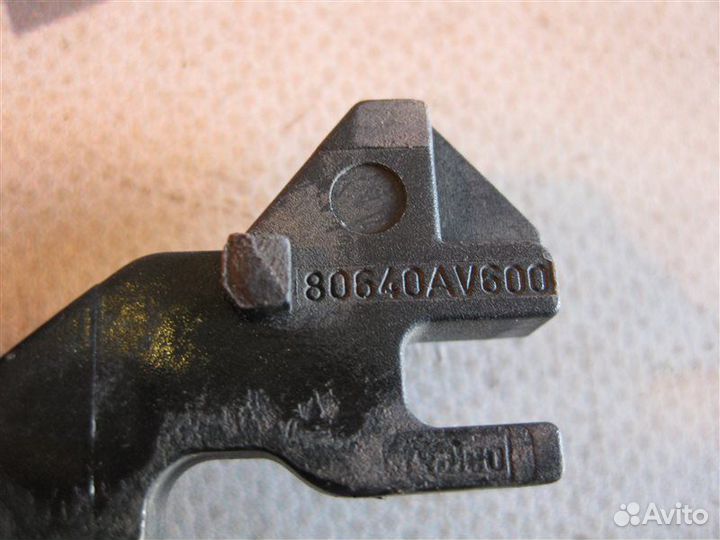 Ручка двери внешняя Nissan Primera P12 хэтчбек