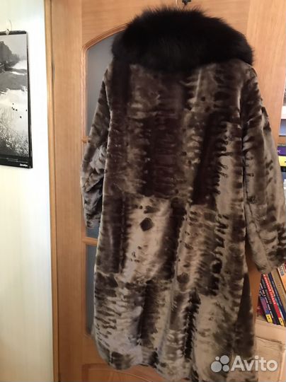 Шуба мутоновая с песцовым воротником бу