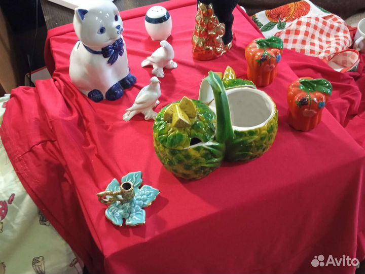 Сервиз чайный, статуэтки,чашки, блюдца