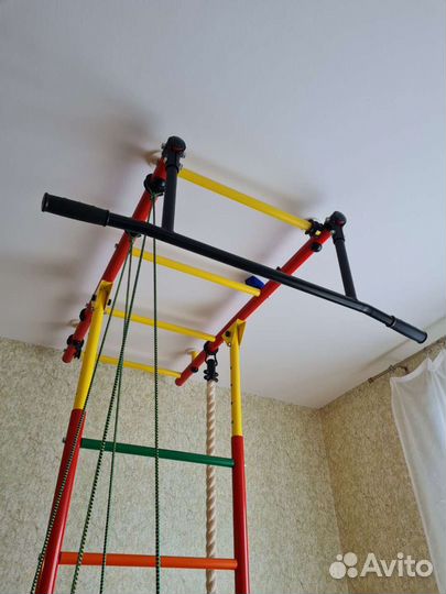 Шведская стенка с турником