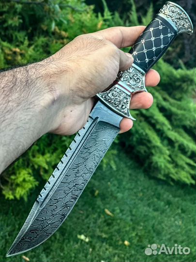 Нож из дамасской стали