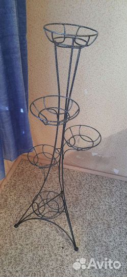 Подставка для цветов металлическая