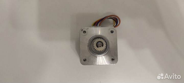 Шаговый двигатель nema 17 разные
