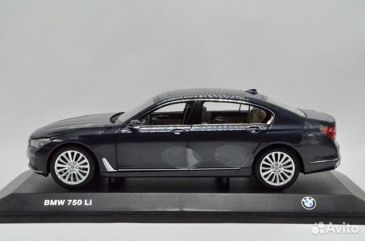 1/18, BMW 750 Li (G12) 2016 Sophisto Grey, Paragon