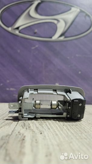 Плафон Подсветка фонарь салона Hyundai IX35 Лев