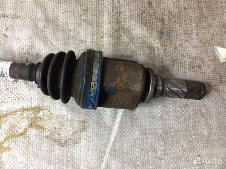 Привод левый Мазда Демио