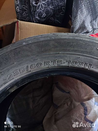 Kumho Crugen Premium KL33 235/60 R18