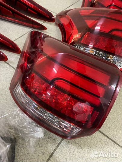 Фонарь внешний левый Mitsubishi Outlander 3