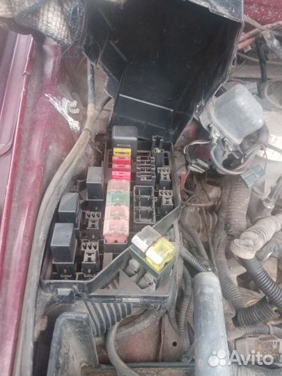 Блок предохранителей Mitsubishi Space Wagon 2