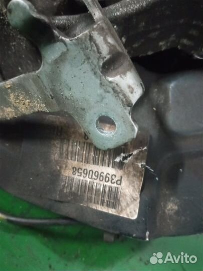 Ступица (кулак, цапфа) передняя правая Volvo V70