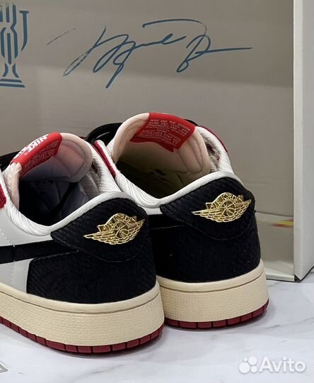 Кроссовки Nike Air Jordan 1 Low x Trophy Room