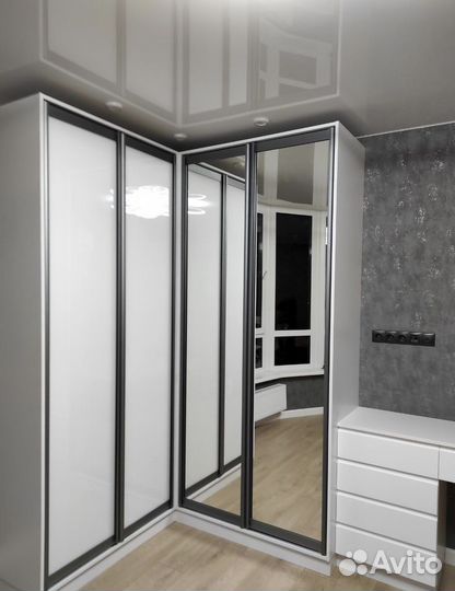 Угловой шкаф купе