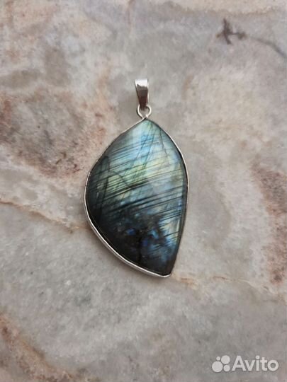 Кулон с лабрадоритом