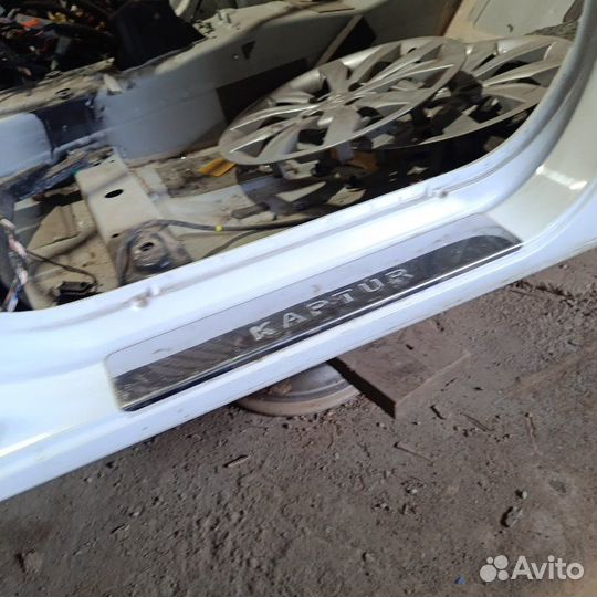 Порог кузова правый Renault Kaptur внедорожник
