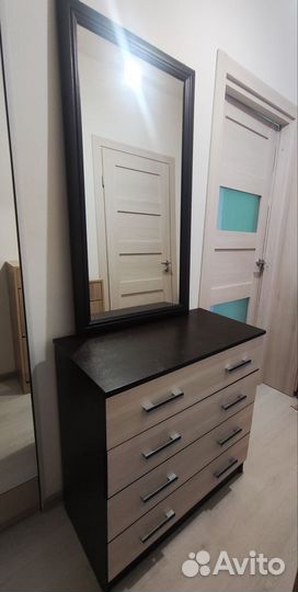 Комод с зеркалом в прихожую