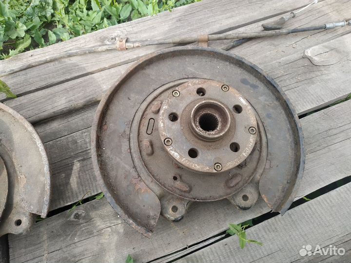 Ступицы задние R180 Subaru STI Brembo