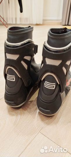 Лыжные ботинки коньковые spine