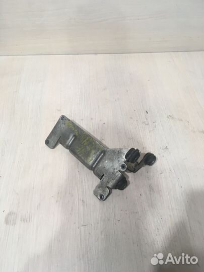 Кронштейн радиатора АКПП Ауди А8 D3