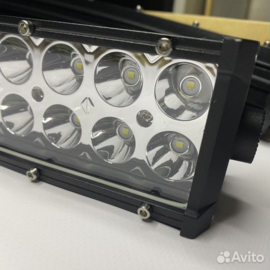 Изогнутая светодиодная балка 105см