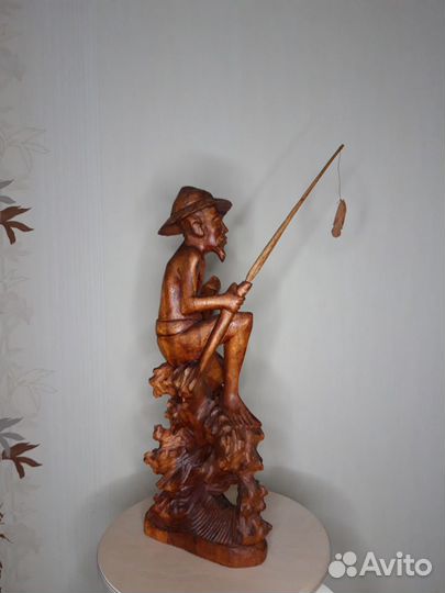 Статуэтка из дерева суар 