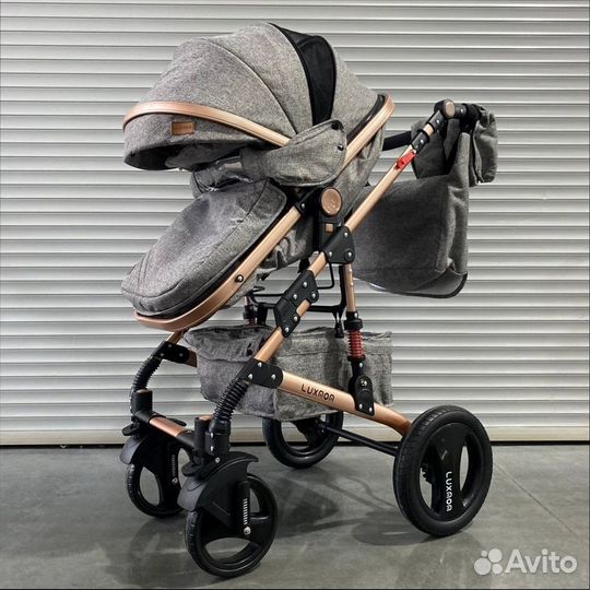 Коляска для новорождённых Luxmom