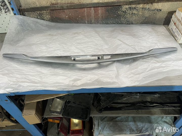 Молдинг крышки багажника cadillac XT5